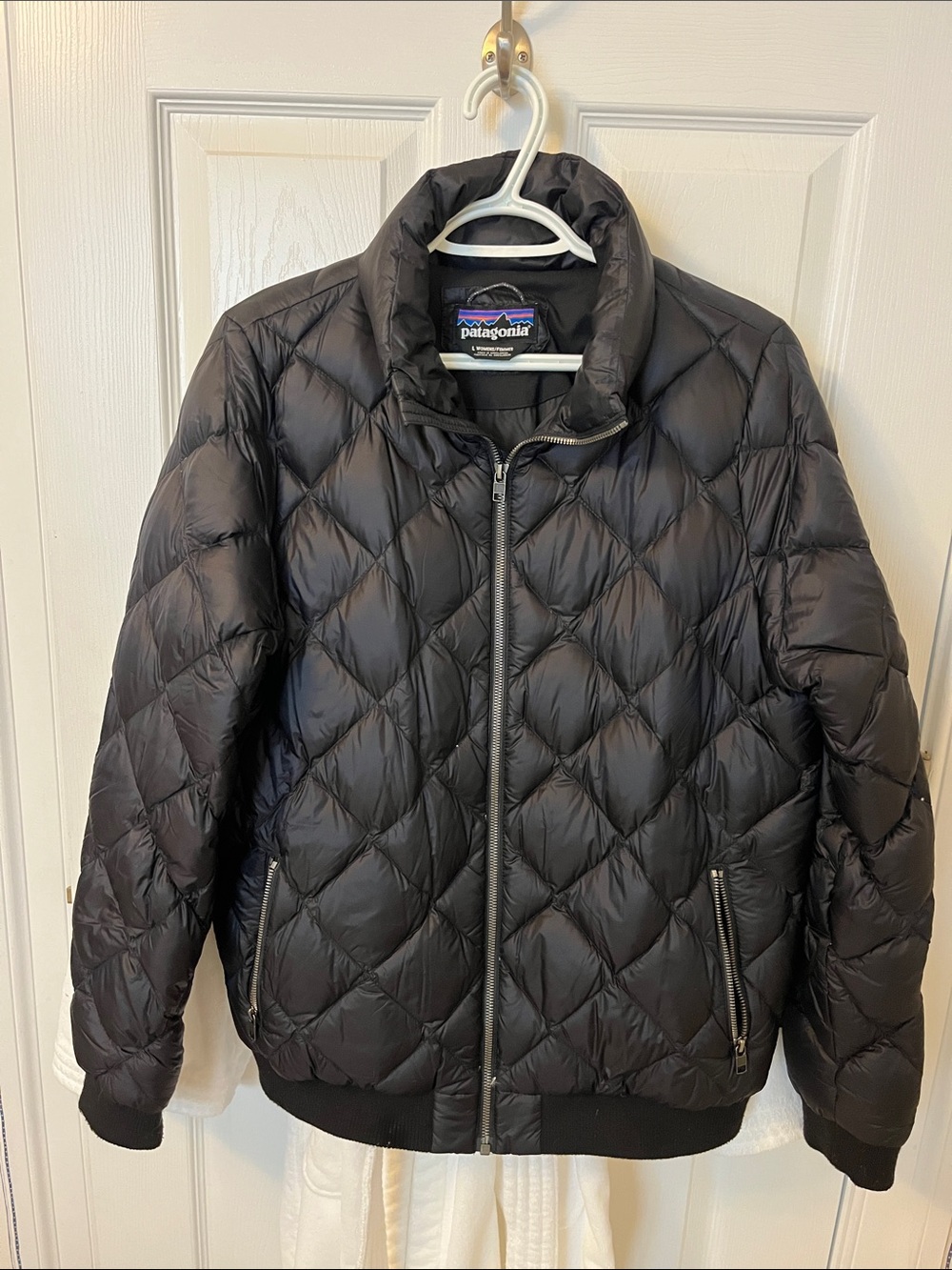 Patagonia women’s Black Quilted Diamond-Pattern Puffer Jacket